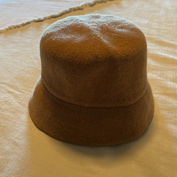 Nine West bucket hat. - Picture 6 of 6